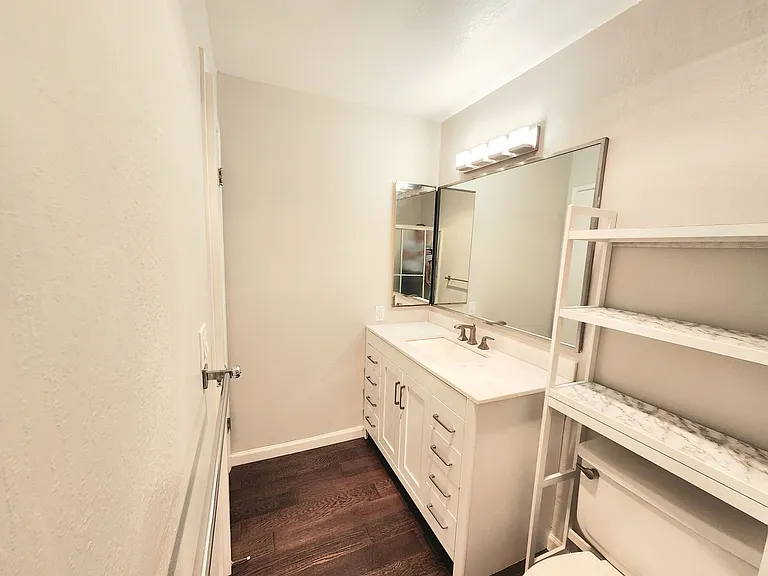 320 Peninsula Ave #213 — Photo 18