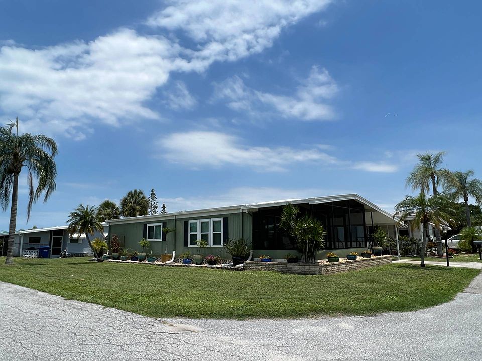 1st image of 2733 Palm Lake Dr