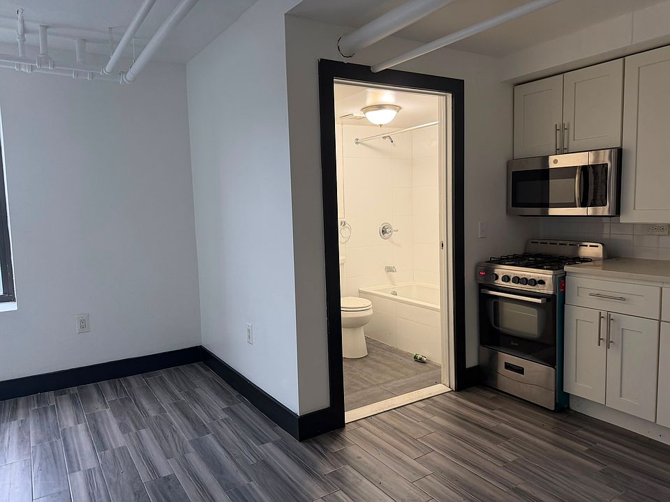 1st image of 500 Garfield Ave #B3e