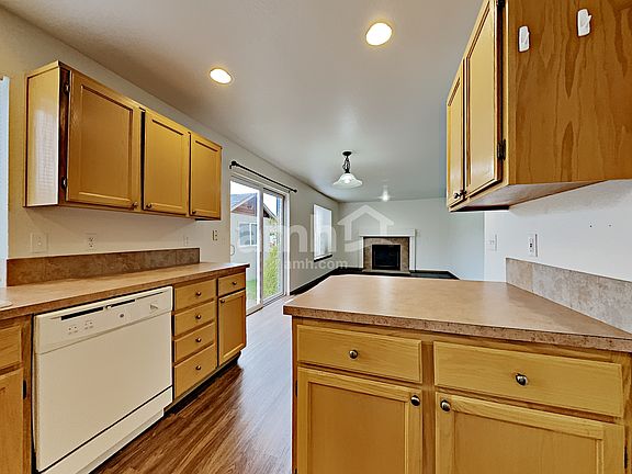 4th image of 18710 17th Ave E