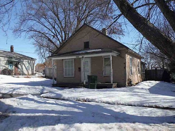 3rd image of 2728 Adel St