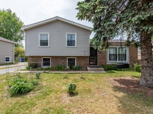 3332 N Lewis Ave, Waukegan, IL 60087