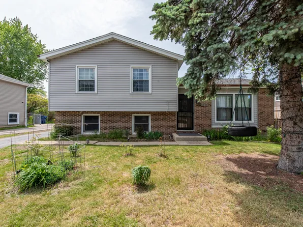3332 N Lewis Ave, Waukegan, IL 60087