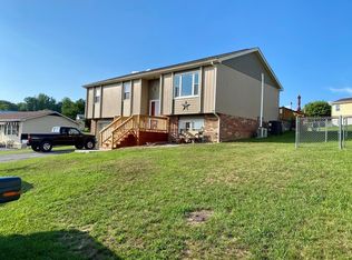 229 Lakeland Dr, Bluefield, WV