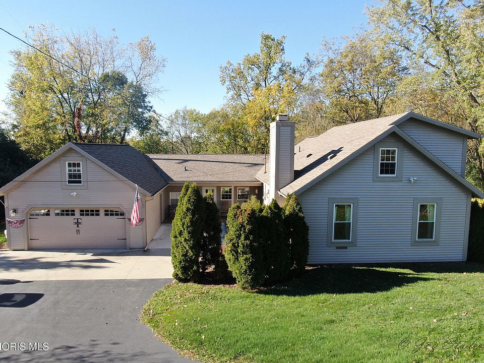 1st image of 25547 W River Rd