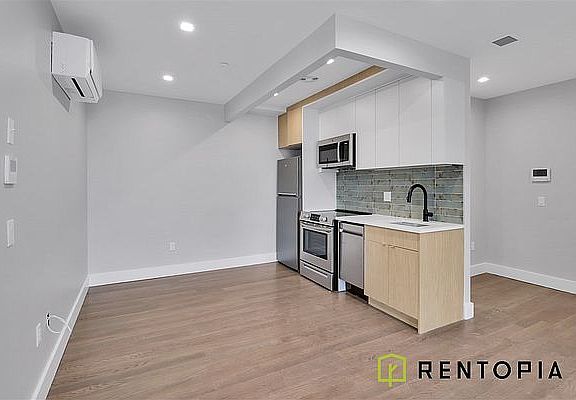 2nd image of 415 Manhattan Ave #6