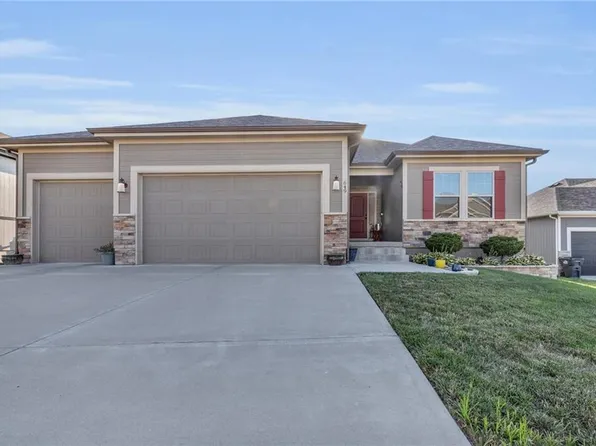 649 SW Gateway Ct, Grain Valley, MO 64029