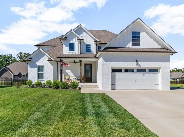 553 Bowden Dr, Clarksville, TN 37043