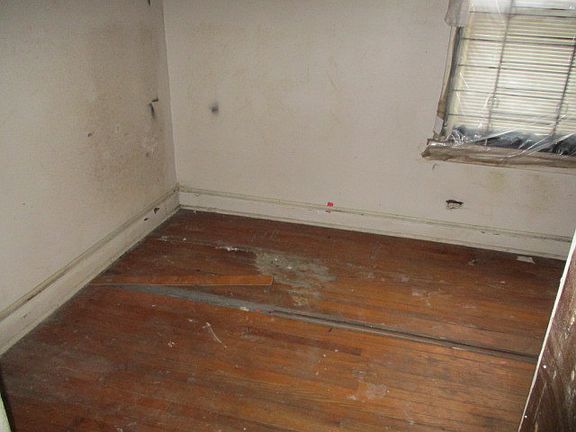 4th image of 5618 S Hoyne Ave