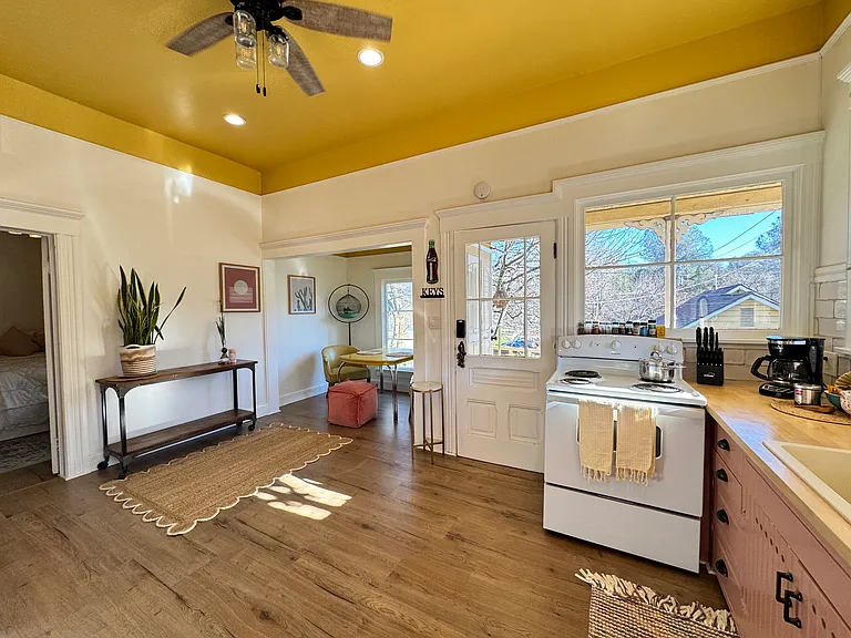 1373 Lincoln Way #B — Photo 4