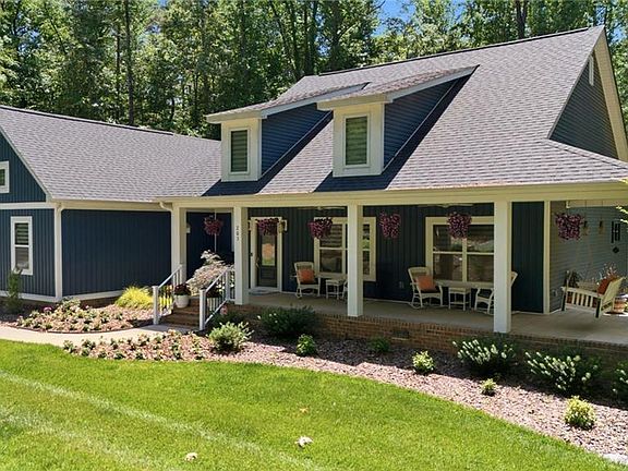 4th image of 203 Spinnaker Ct