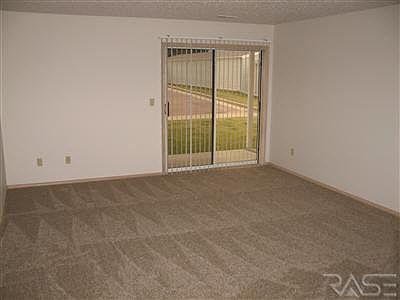 5th image of 4801 S Oxbow Ave APT 4