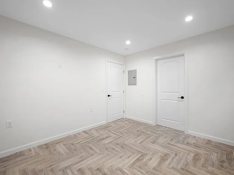 1560 Ridgeway Dr — Photo 36