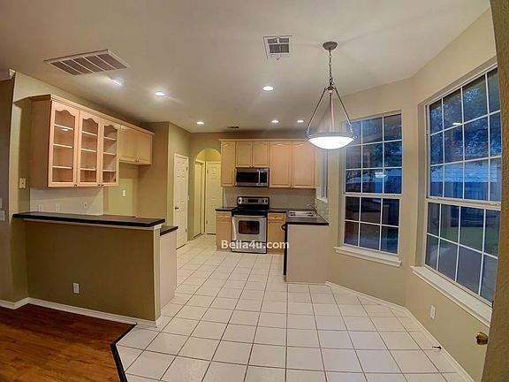 4th image of 2613 Cascade Falls Dr