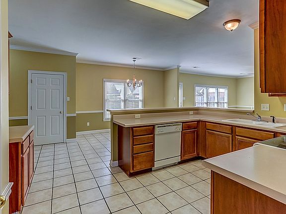 5th image of 8945 Lindstrom Dr