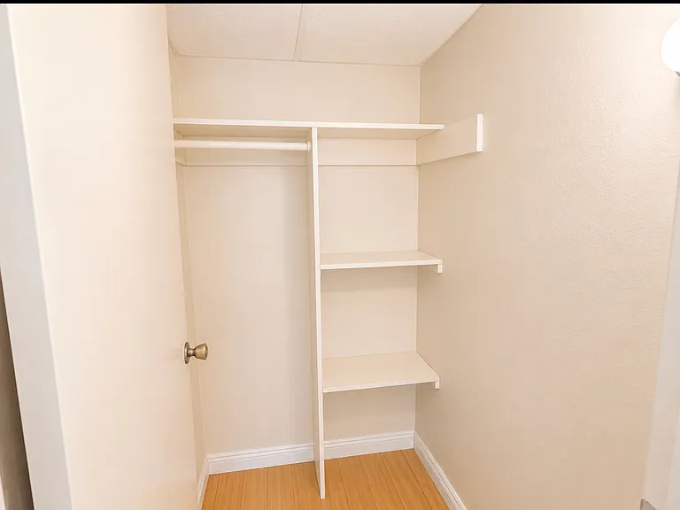 13406 Moorpark St #102 — Photo 19