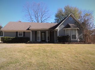 1102 Greenview Rd, Collierville, TN 38017
