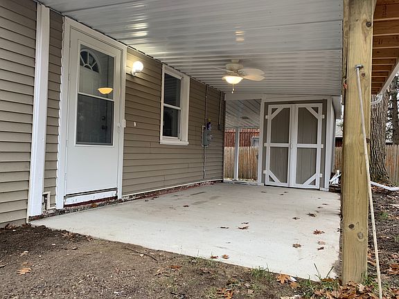 3rd image of 1610 S Riverside Ave