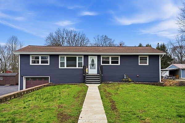 1st image of 733 Mercer Rd