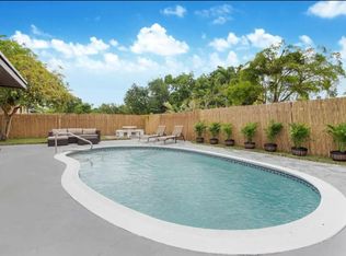 729 NW 1st Ct, Hallandale, FL 33009