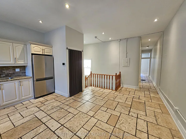 550 Yonge St #3F — Photo 8