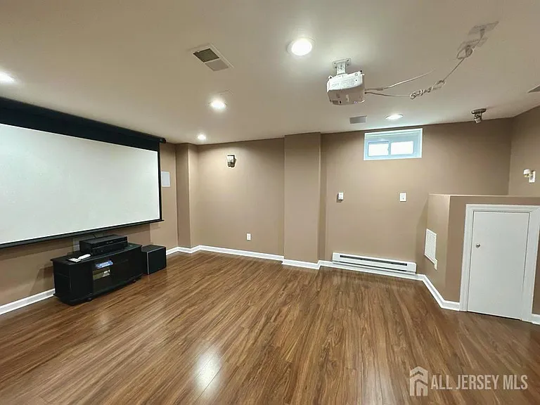 1304 Dahlia Cir — Photo 17