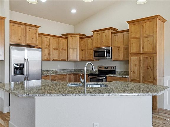 4th image of 4214 Woodlake Ln