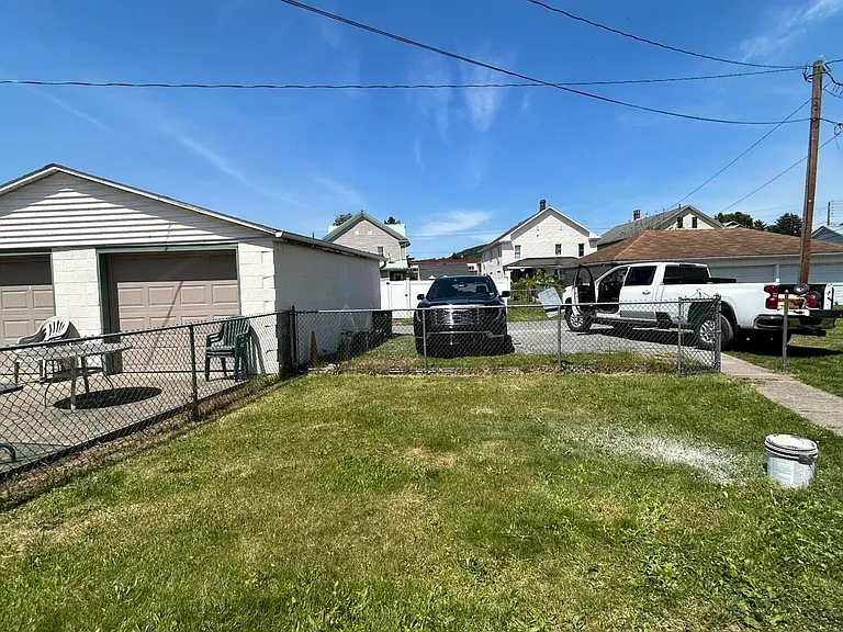 940 Reagan St — Photo 19