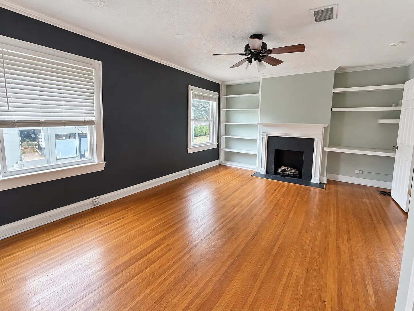 1 bed, 1200 sqft, $1,350 — Photo 3