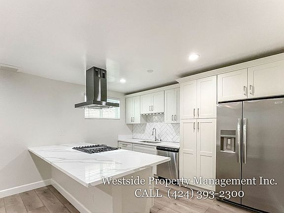 5th image of 942 7th St APT 5