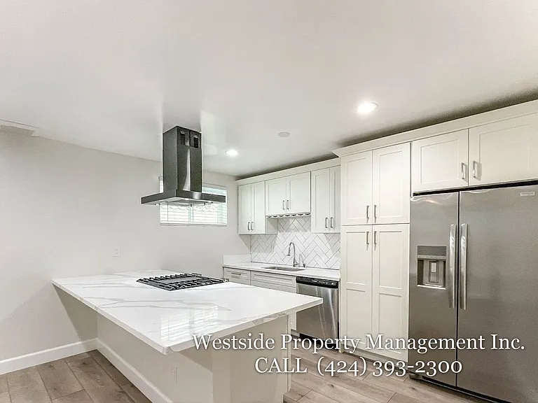 942 7th St #5 — Photo 3