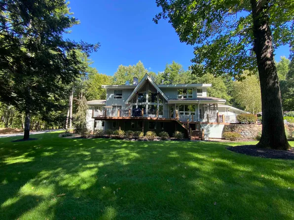 48 N Pepperell Road, Hollis, NH 03049