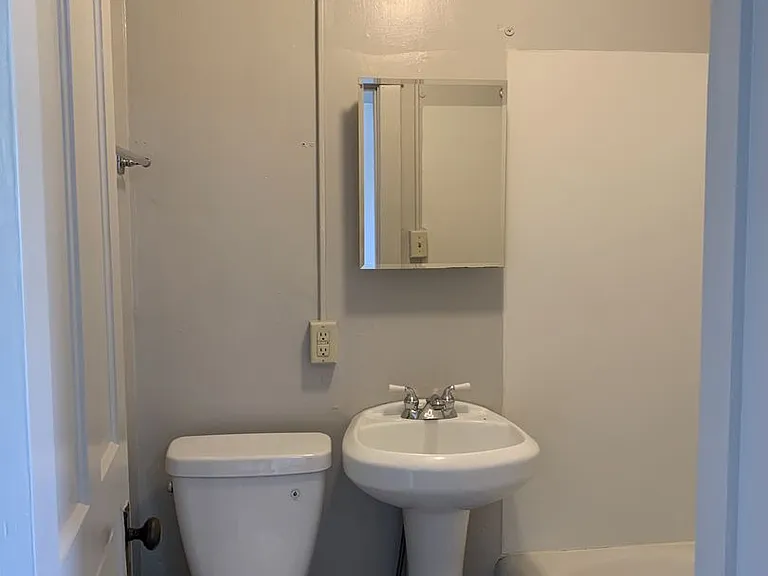 204 Lincoln Way E — Photo 13