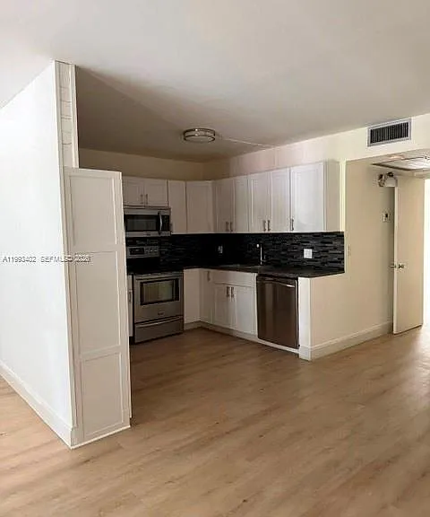 251 SW 132nd Way #204H — Photo 4