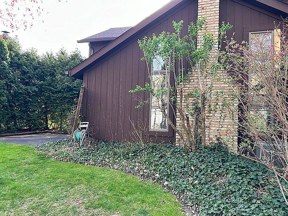 4th image of 33 Brandon Pl #33