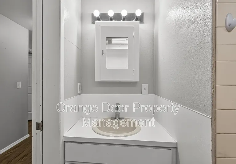 1611 Wheeler St S #1 — Photo 24