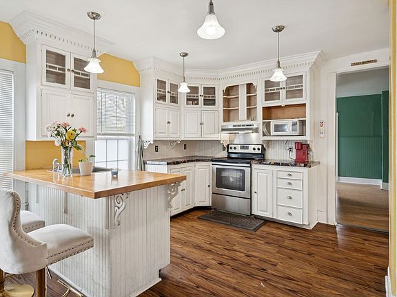 2nd image of 179 Pleasant Street