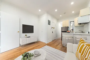425 East 6th Street, #6B