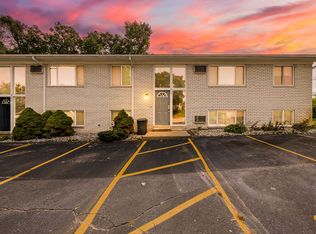 219 Summit Ridge Dr, White Lake, MI 48386