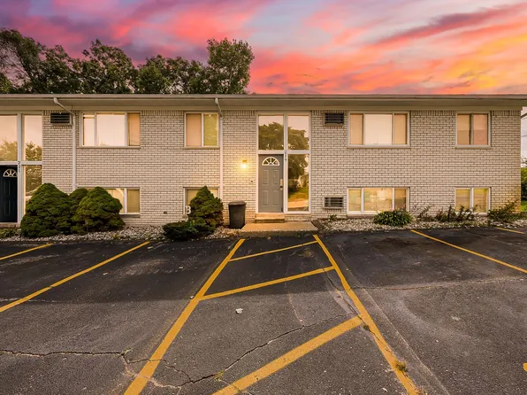219 Summit Ridge Dr, White Lake, MI