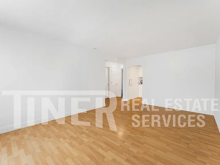 1436 Carrie St — Photo 7