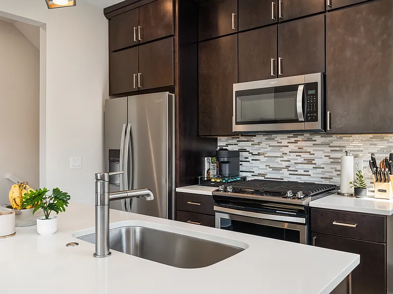 635 Fairview Ave NE #1 — Photo 9