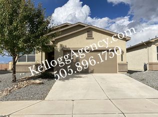 2140 Solitaire St NE, Rio Rancho, NM 87144