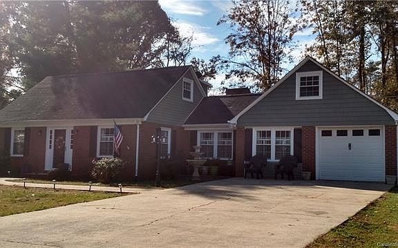 2nd image of 134 E Meadowview Dr