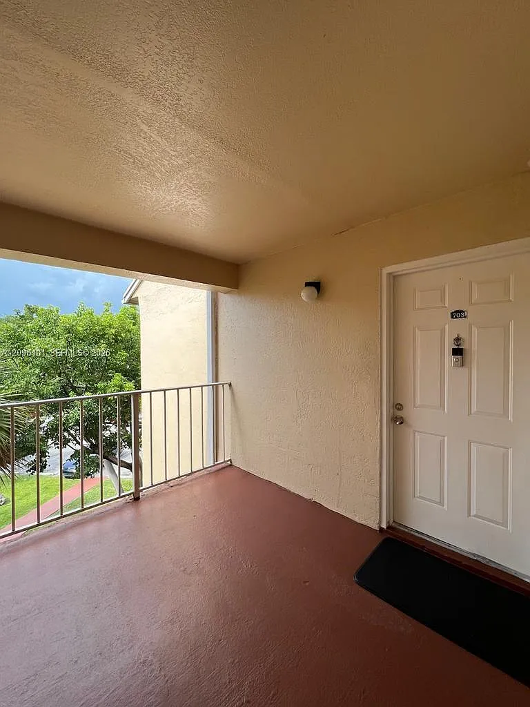 Hammocks Trails Condo — Photo 2