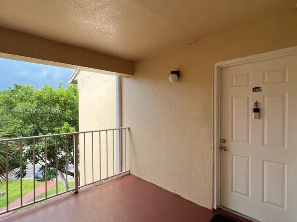 15295 SW 106th Ln APT 703, Miami, FL 33196