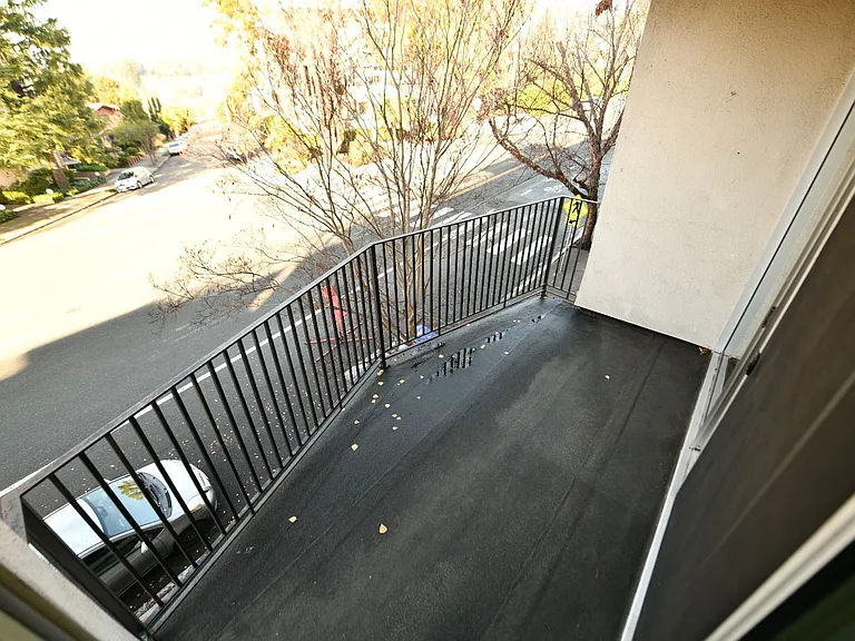5401 Broadway Ter — Photo 10