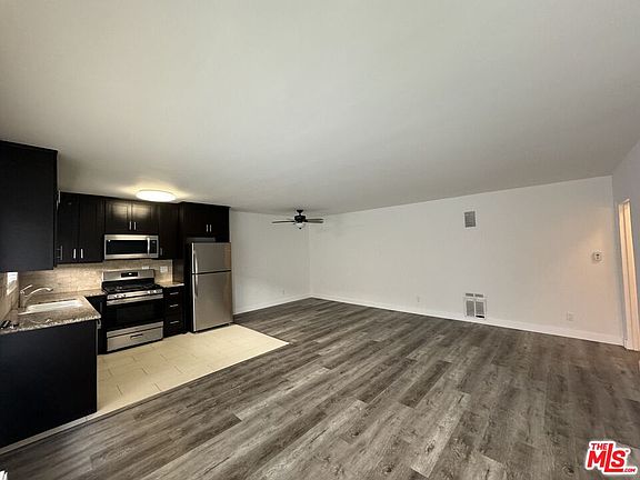4th image of 1530 N Formosa Ave
