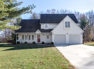 15660 N Lakeview Dr, Effingham, IL 62401