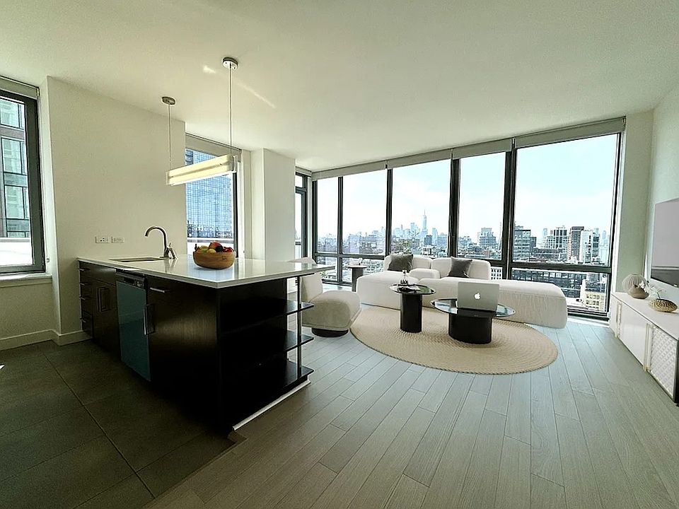 1st image of 312 11th Ave APT 32C